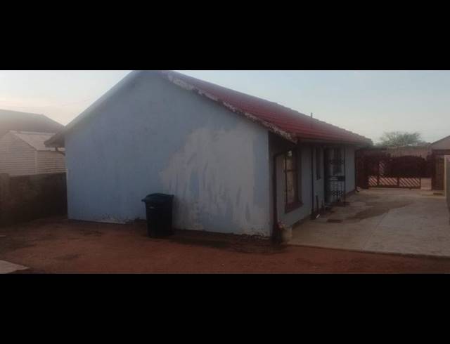 3 BEDROOM HOUSE FOR SALE IN SOSHANGUVE DD